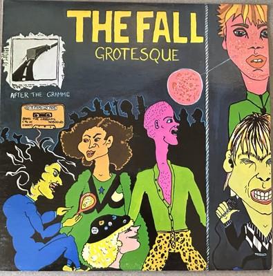 Fall - Grotesque