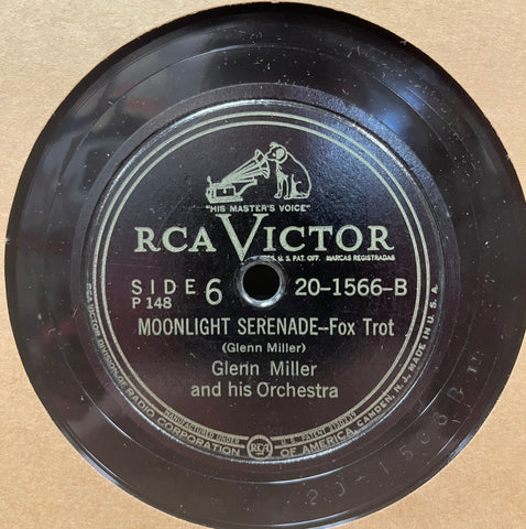 Glenn Miller & His Orchestra - Moonlight Serenade b/w Little Brown Jug