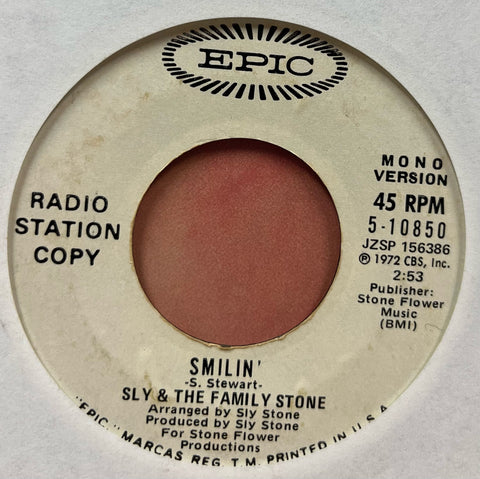 Sly & The Family Stone - Smilin' (Mono) b/w Smilin' (Stereo)