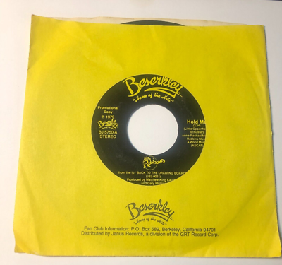 Rubinoos - Hold Me b/w Hold Me (Stereo Both Sides)